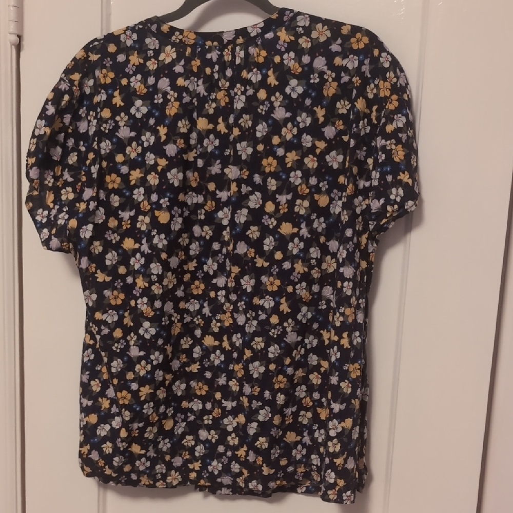 Floral Print Women's Top - Picture 3 of 4